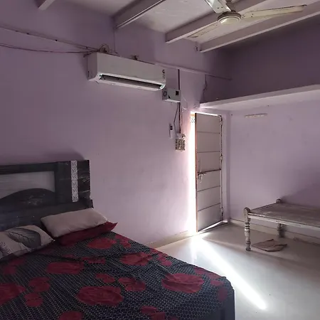 Shri Krishna Kunj Homestay Vrindavan Exterior photo