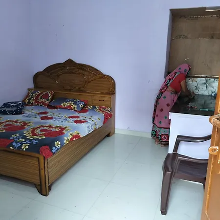 Shri Krishna Kunj Homestay Vrindavan Exterior photo