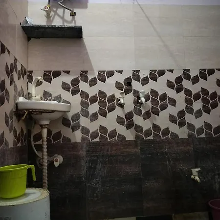 Shri Krishna Kunj Homestay Vrindavan Exterior photo