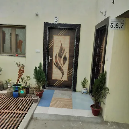 Shri Krishna Kunj Homestay Vrindavan Exterior photo